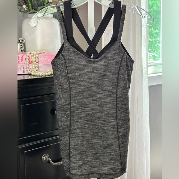 Lululemon Run For Gold Black Tank Built-In Bra with removable pads Size 4 - Picture 2 of 16